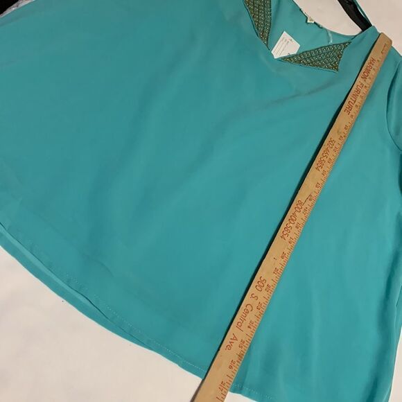 C.O.C. Size 2 XL short sleeve mint front lined blouse with blinged lapel - Picture 7 of 9